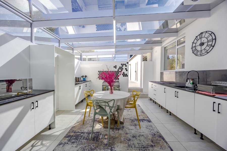 5 Bedroom Property for Sale in Milnerton Central Western Cape